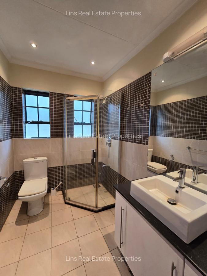 4 Bed Townhouse with En Suite in Runda - 11