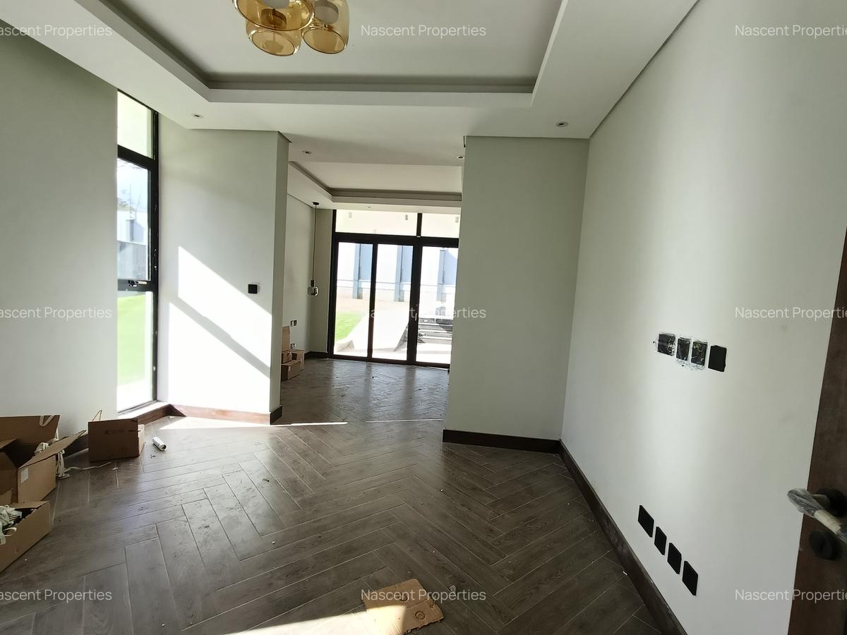 5 Bed House with En Suite in Nyari - 10