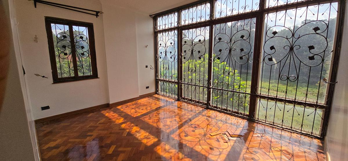 5 Bed Townhouse with En Suite at Convent Drive - 20