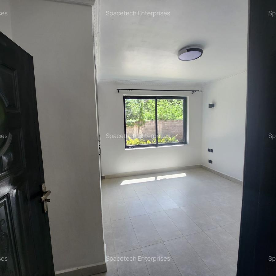 3 Bed House with En Suite in Runda - 2