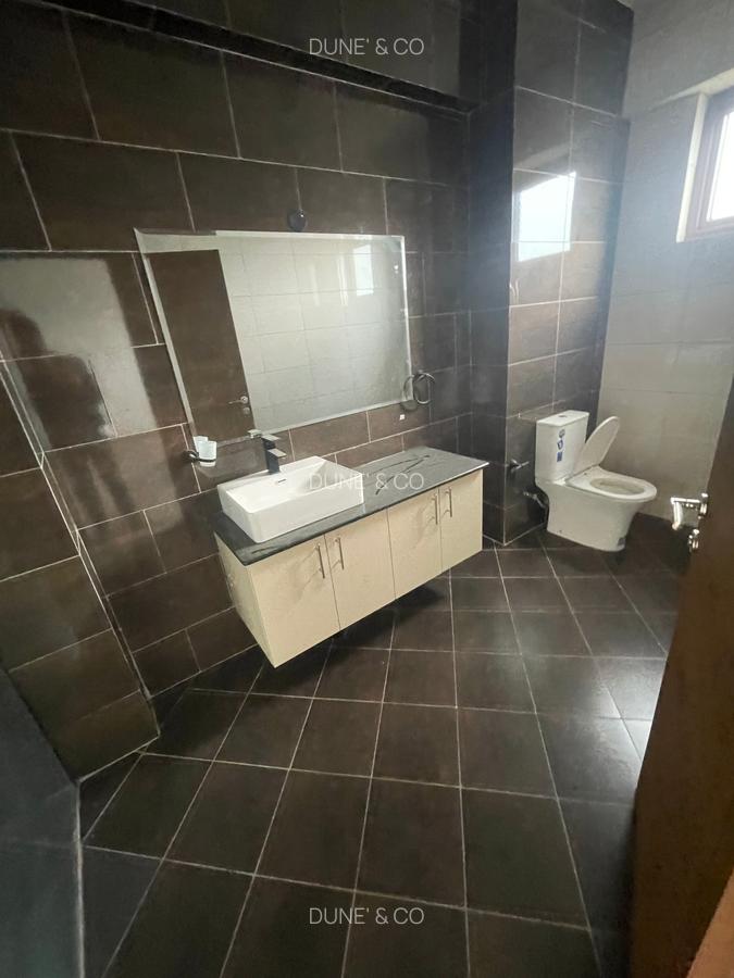 Serviced 3 Bed Apartment with En Suite in Westlands Area - 16