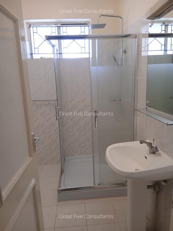 5 Bed Villa with En Suite in Gigiri - 19