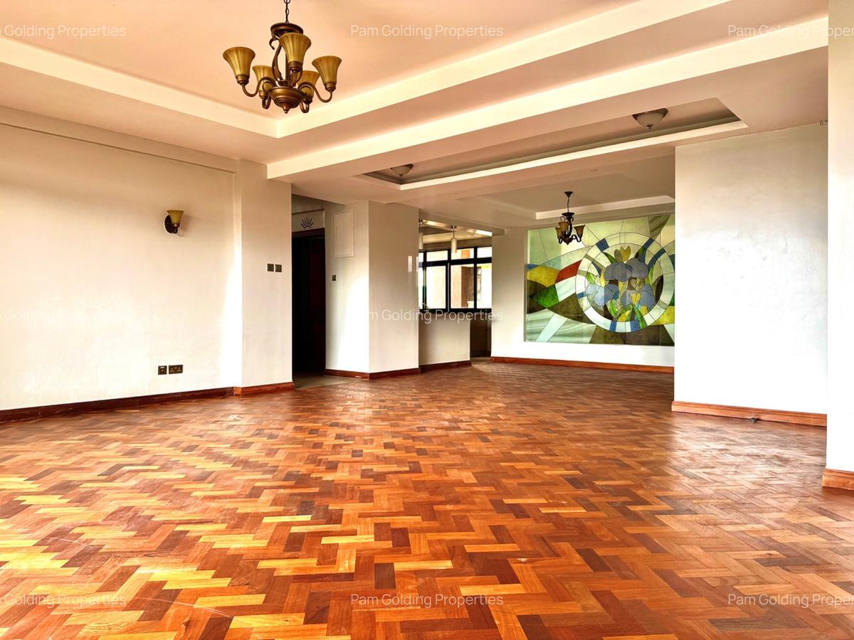 4 Bed Apartment with En Suite in Riverside - 2