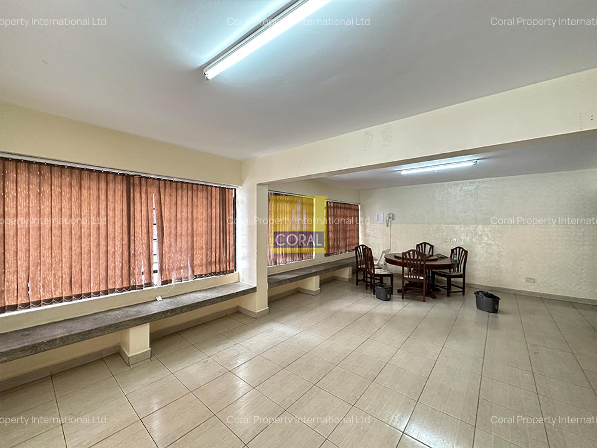 3 Bed Apartment in Parklands - 17