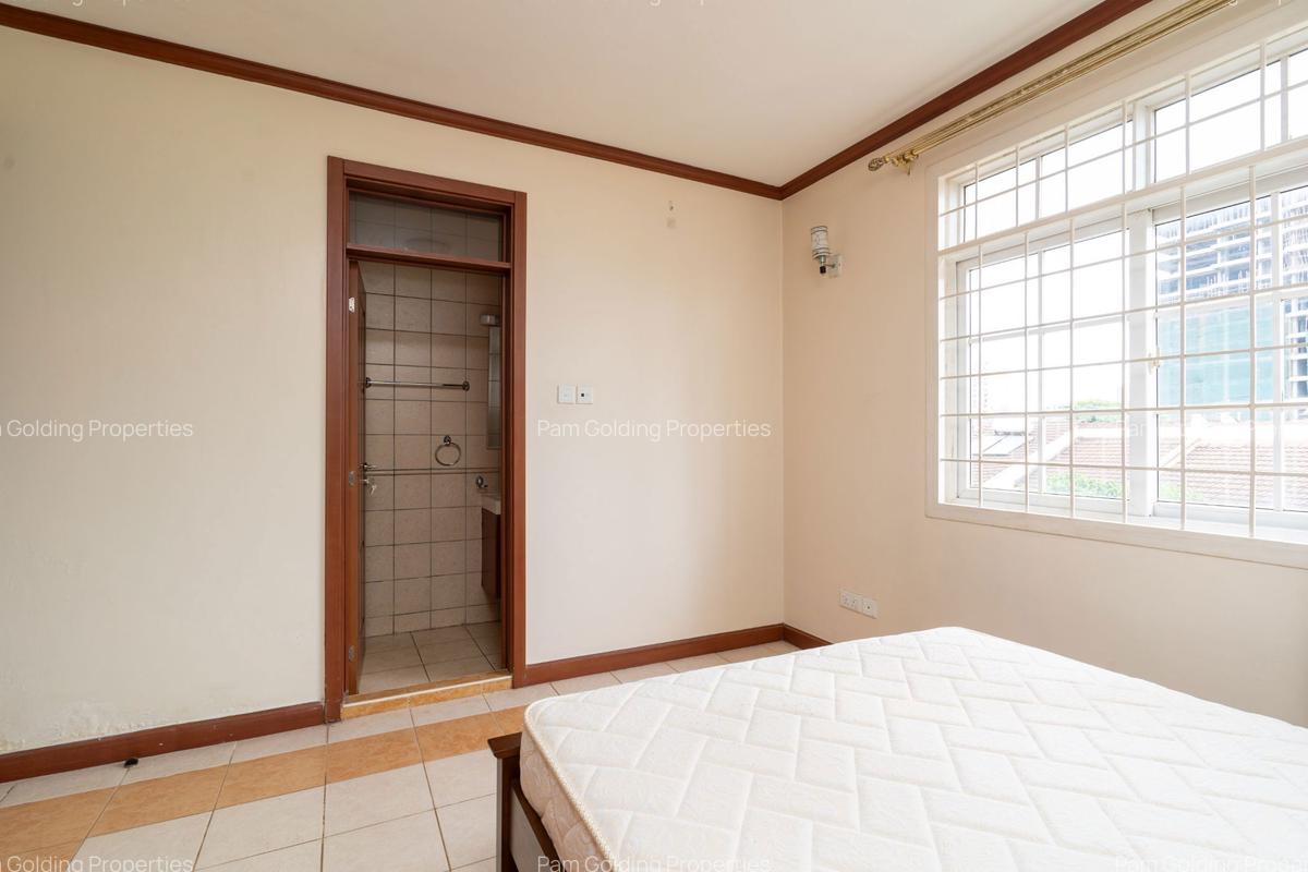 2 Bed Apartment with En Suite in Parklands - 12