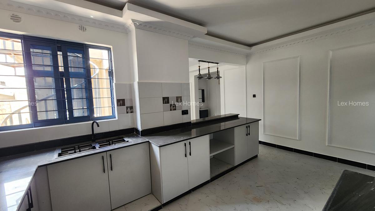 4 Bed House with En Suite at Rimpa Road - 7