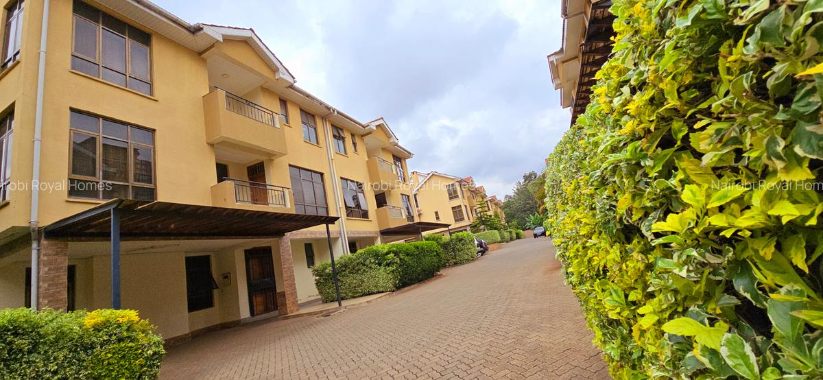 5 Bed Townhouse with En Suite at Lavington Green - 9