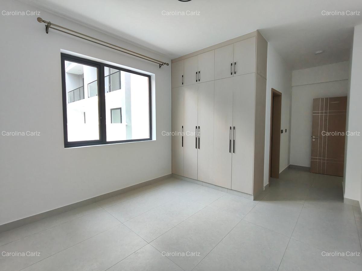 3 Bed Apartment with En Suite at Brookside Drive - 15