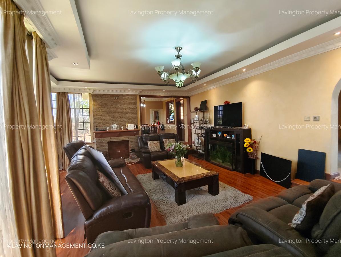 5 Bed Townhouse with En Suite at Lavington Green - 10