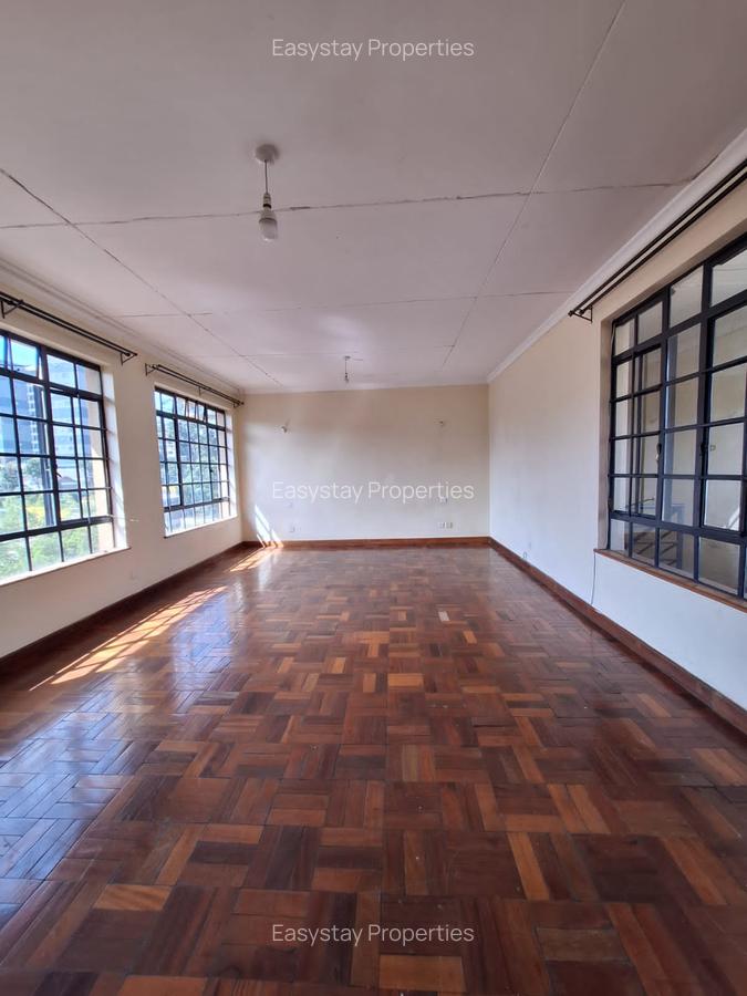 3 Bed Apartment with En Suite in Riverside - 2