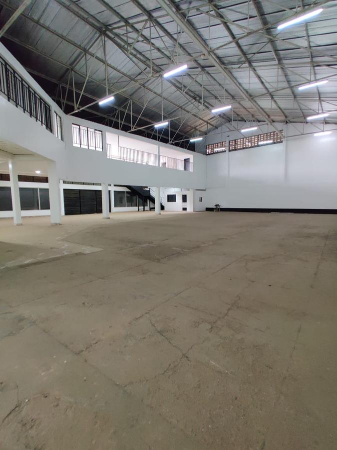 10,500 ft² Warehouse in Industrial Area - 3