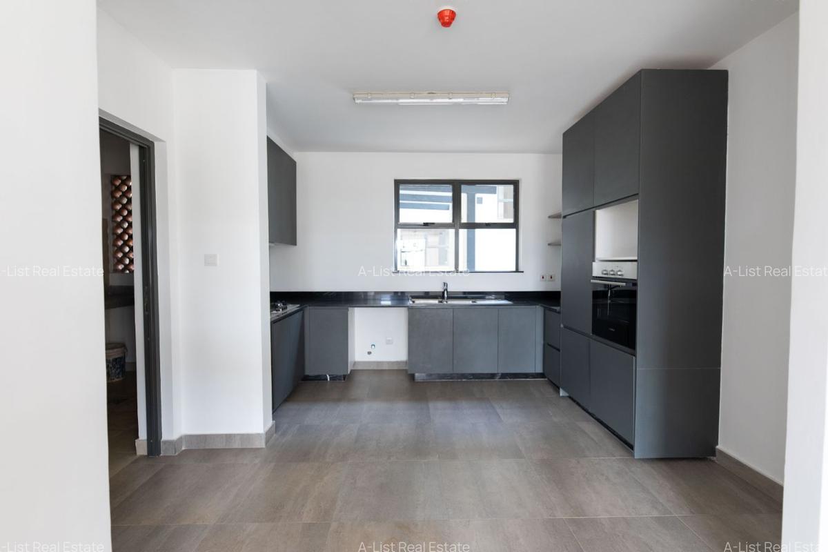 4 Bed Townhouse with En Suite at Two Rivers - 7