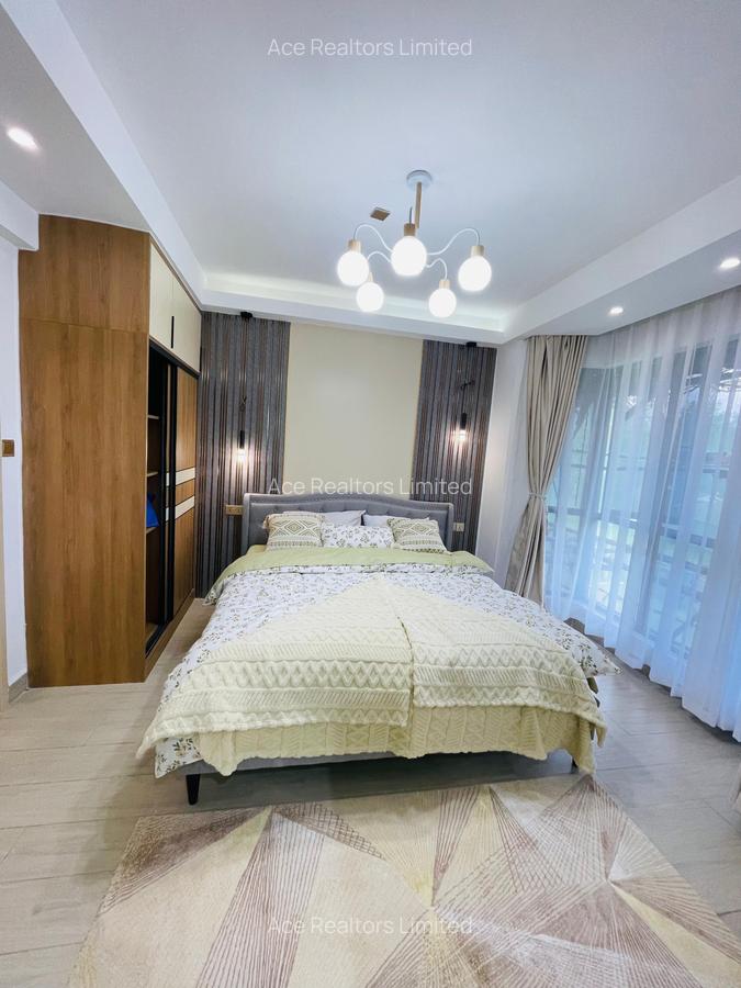 4 Bed Apartment with En Suite at Near Royal Golf Club - 8