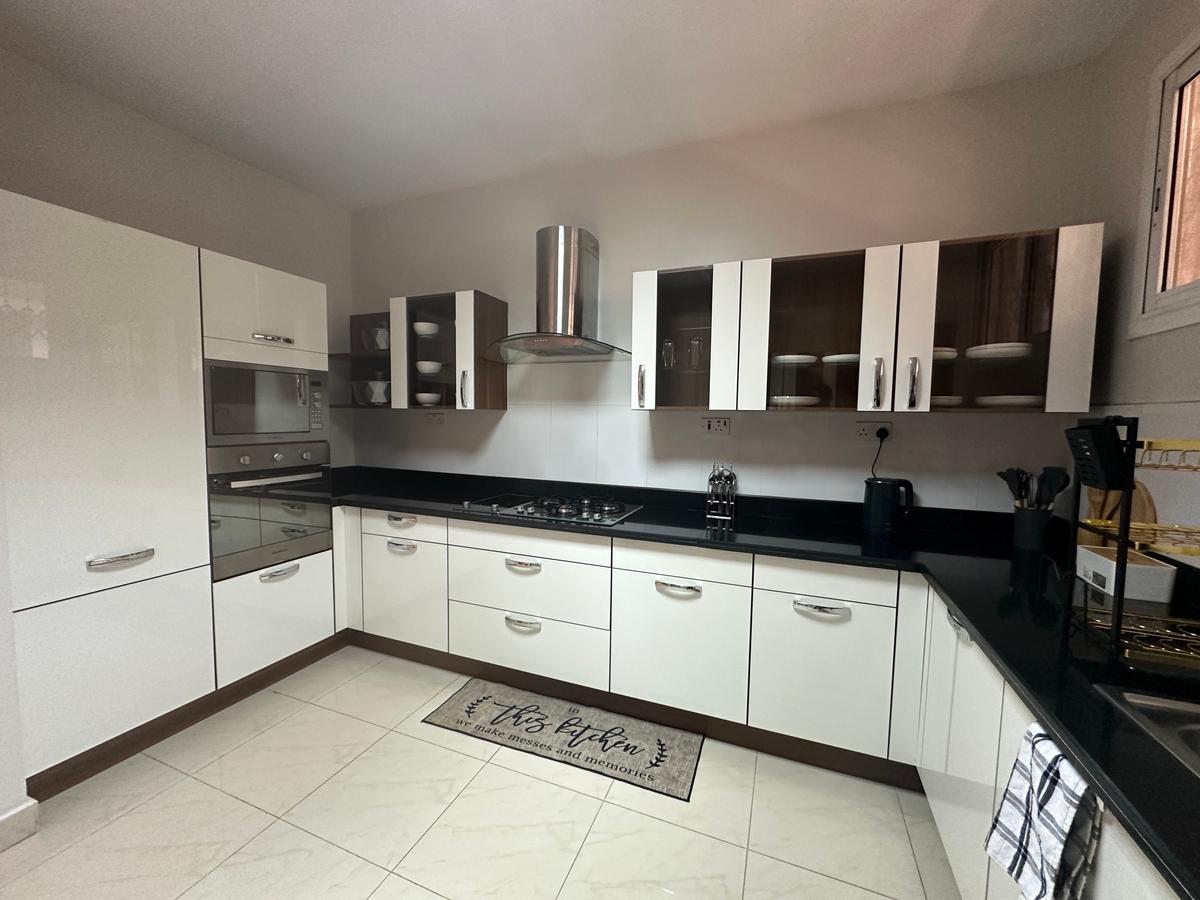 Serviced 2 Bed Apartment with En Suite in Kileleshwa - 9