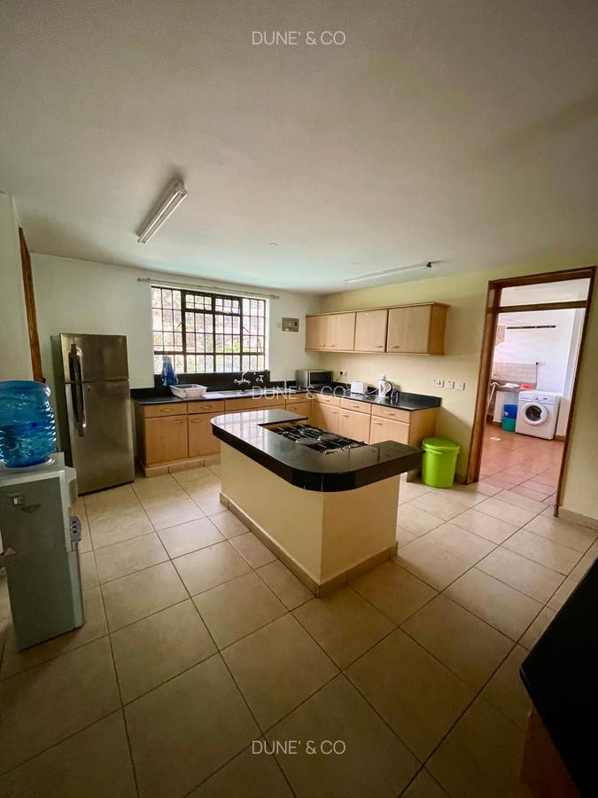 Serviced 3 Bed Apartment with En Suite in Westlands Area - 14