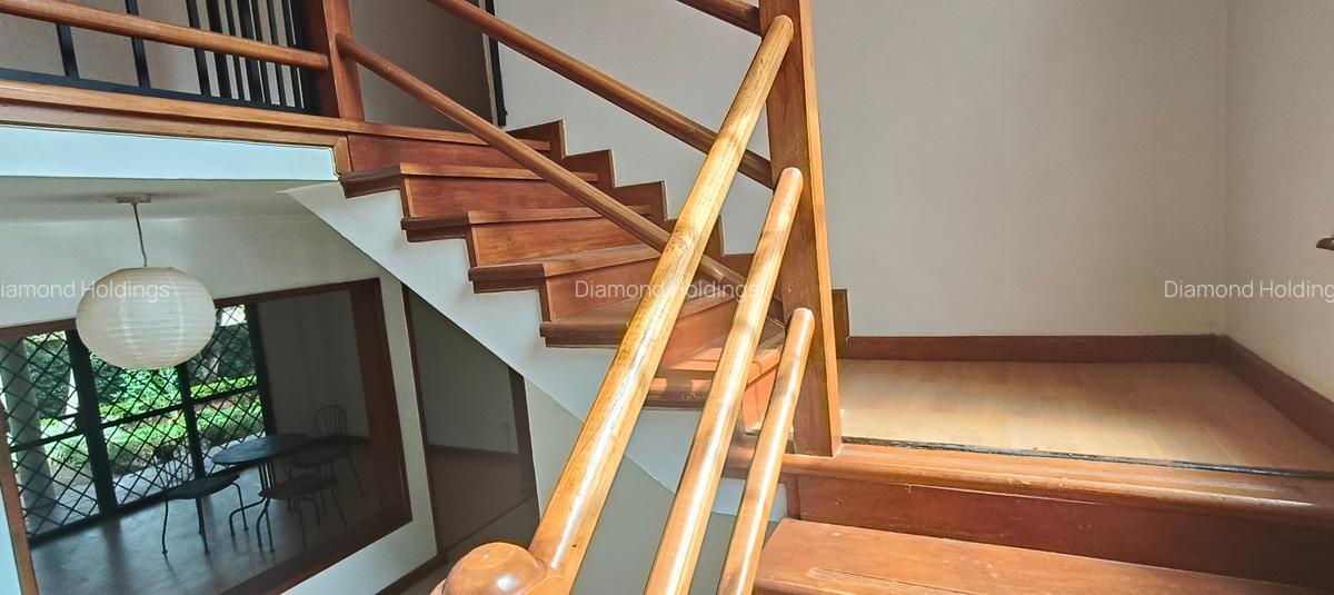 5 Bed Townhouse with En Suite at Runda - 11