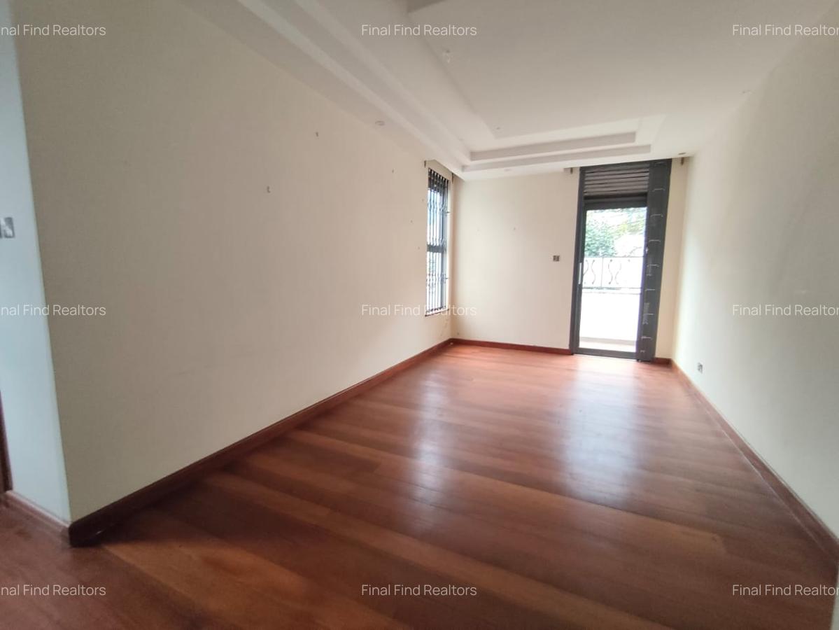 7 Bed Townhouse with En Suite in Nyari - 16