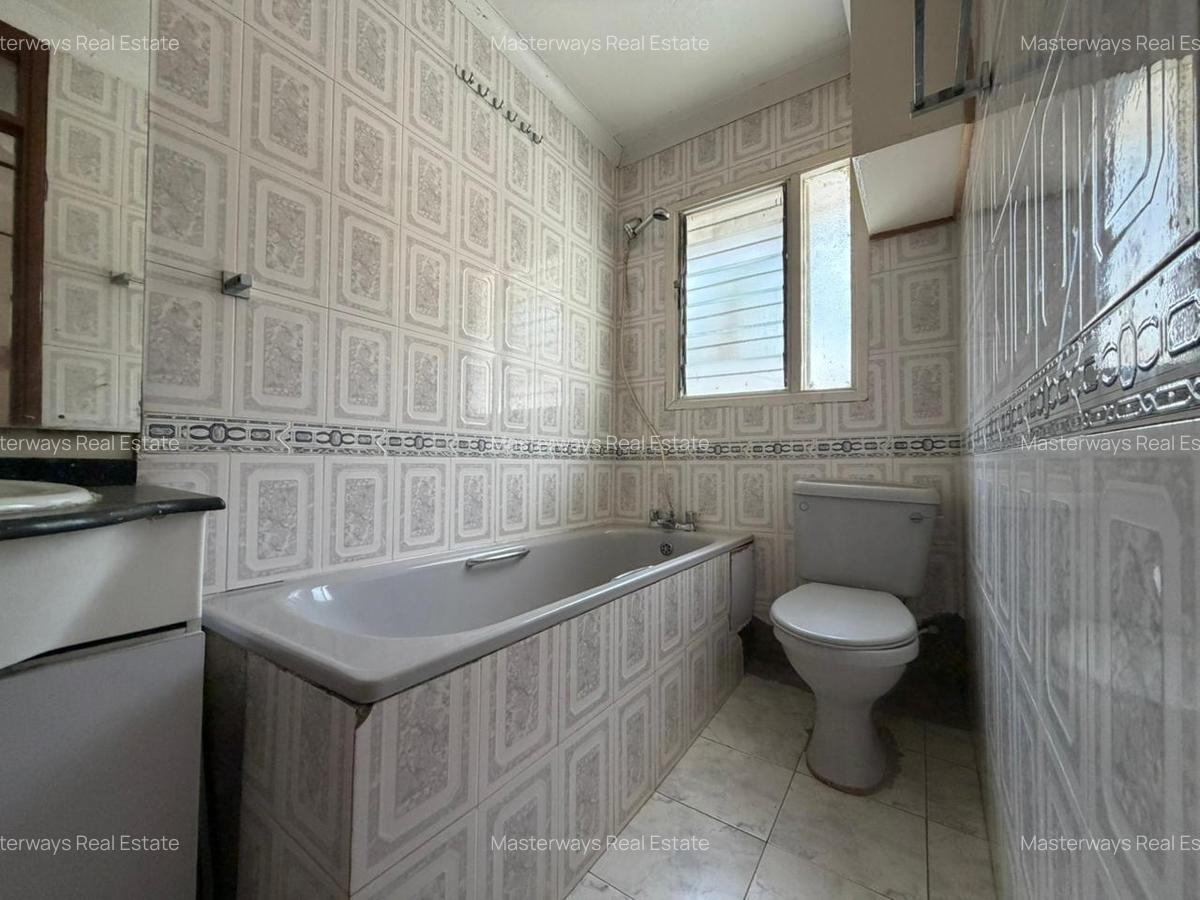 4 Bed Townhouse with En Suite in South C - 16