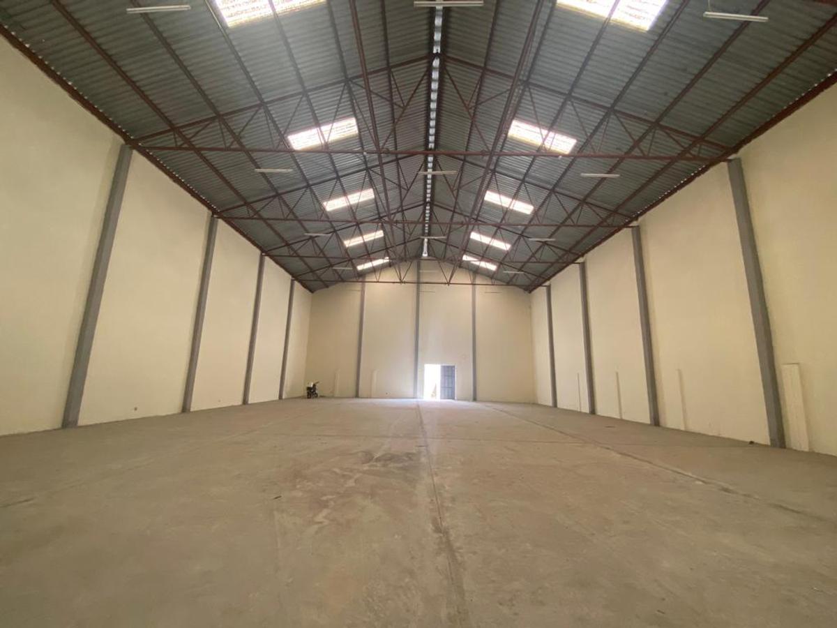 5,000 ft² Warehouse with Service Charge Included at Road B - 1