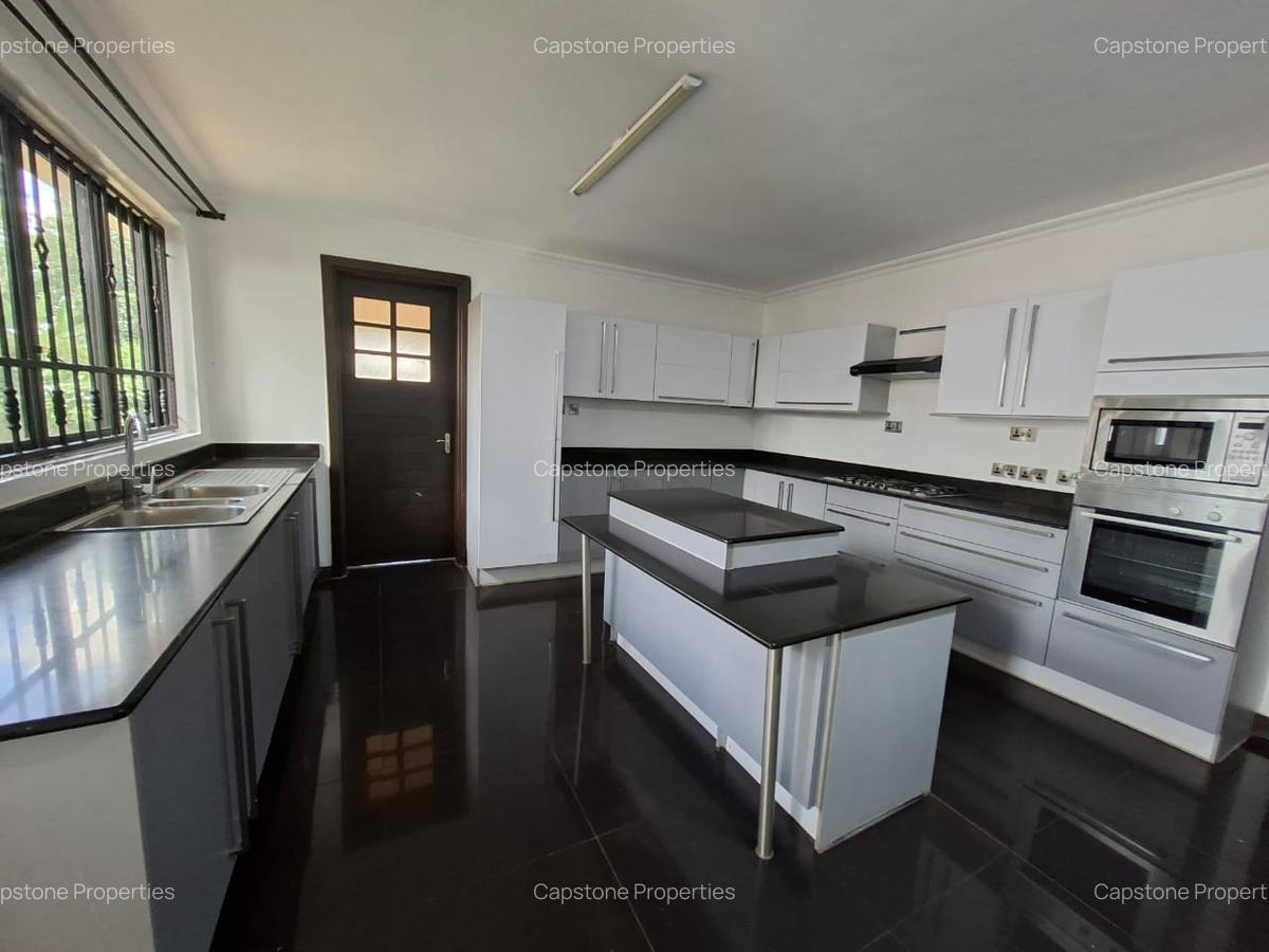 6 Bed House with En Suite in Runda - 7