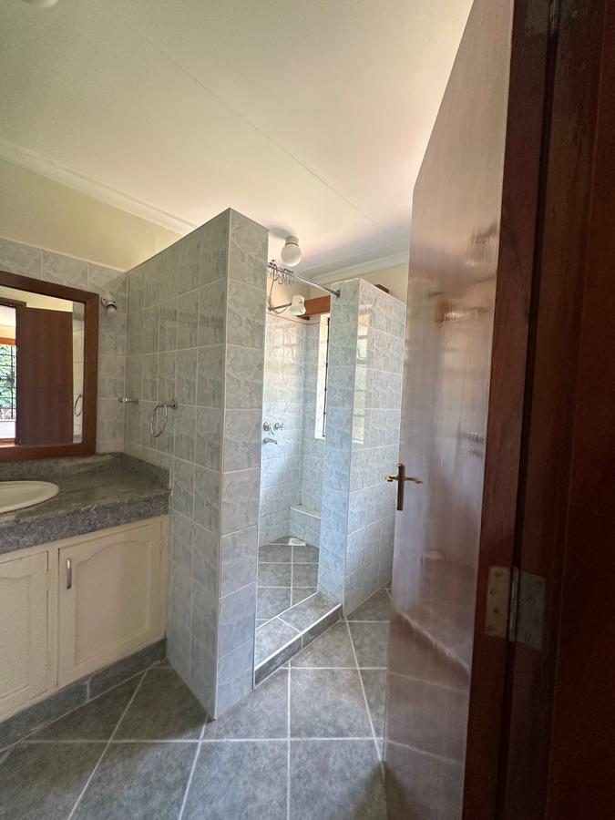 4 Bed Townhouse with En Suite in Runda - 8