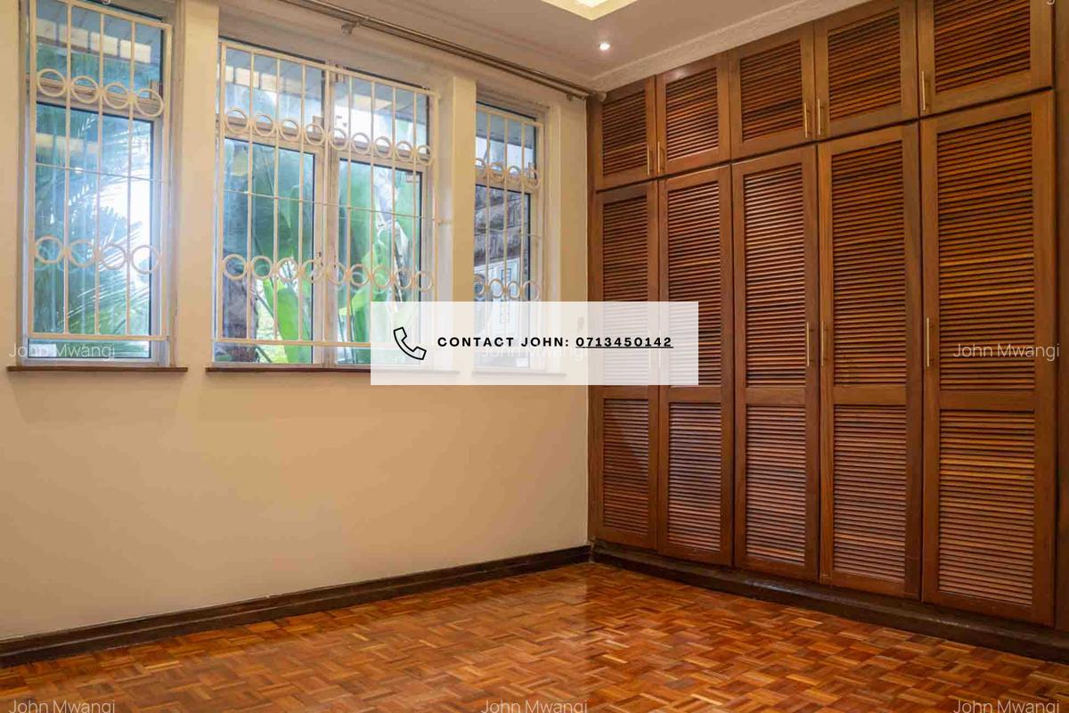 5 Bed Villa with En Suite in Runda - 15