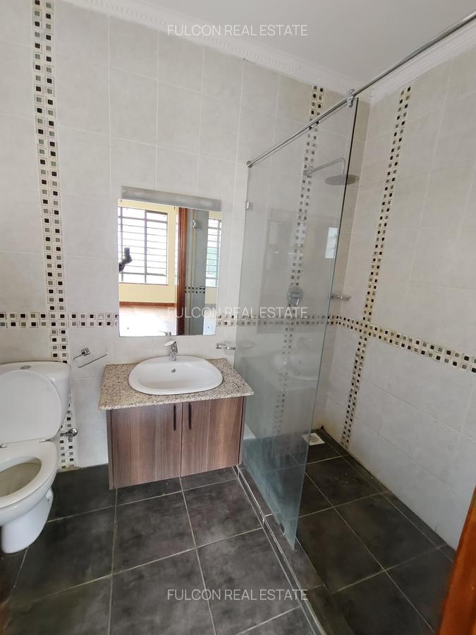 5 Bed Villa with En Suite in Lavington - 4