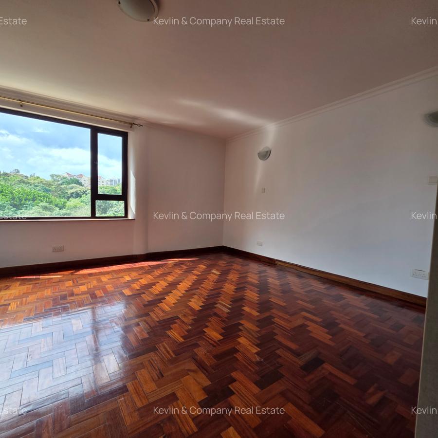 3 Bed Apartment with En Suite in Riverside - 13