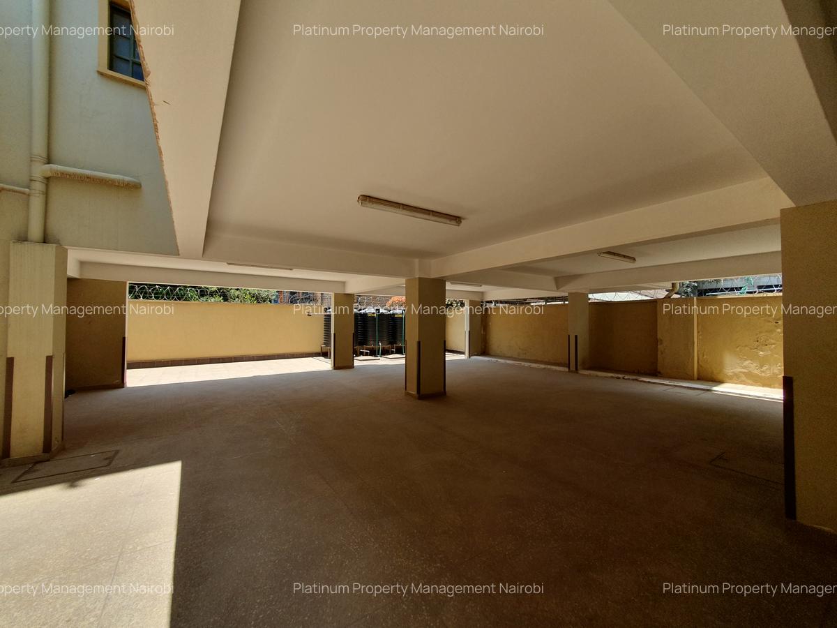 4 Bed Apartment with En Suite in Parklands - 20