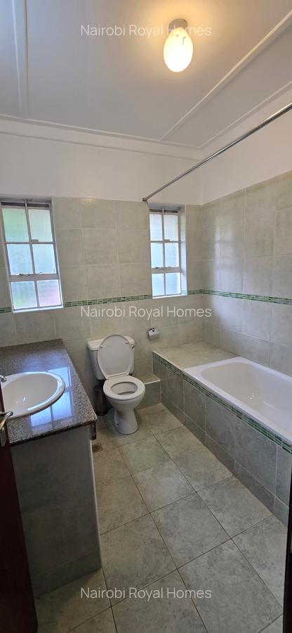 5 Bed House with En Suite at Rosslyn Park 01 - 9