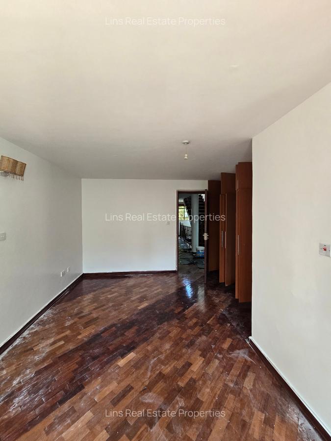 4 Bed Townhouse with En Suite in Lavington - 10