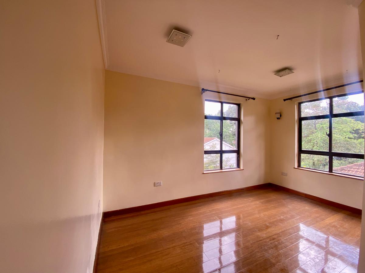 5 Bed Townhouse with En Suite in Lavington - 17