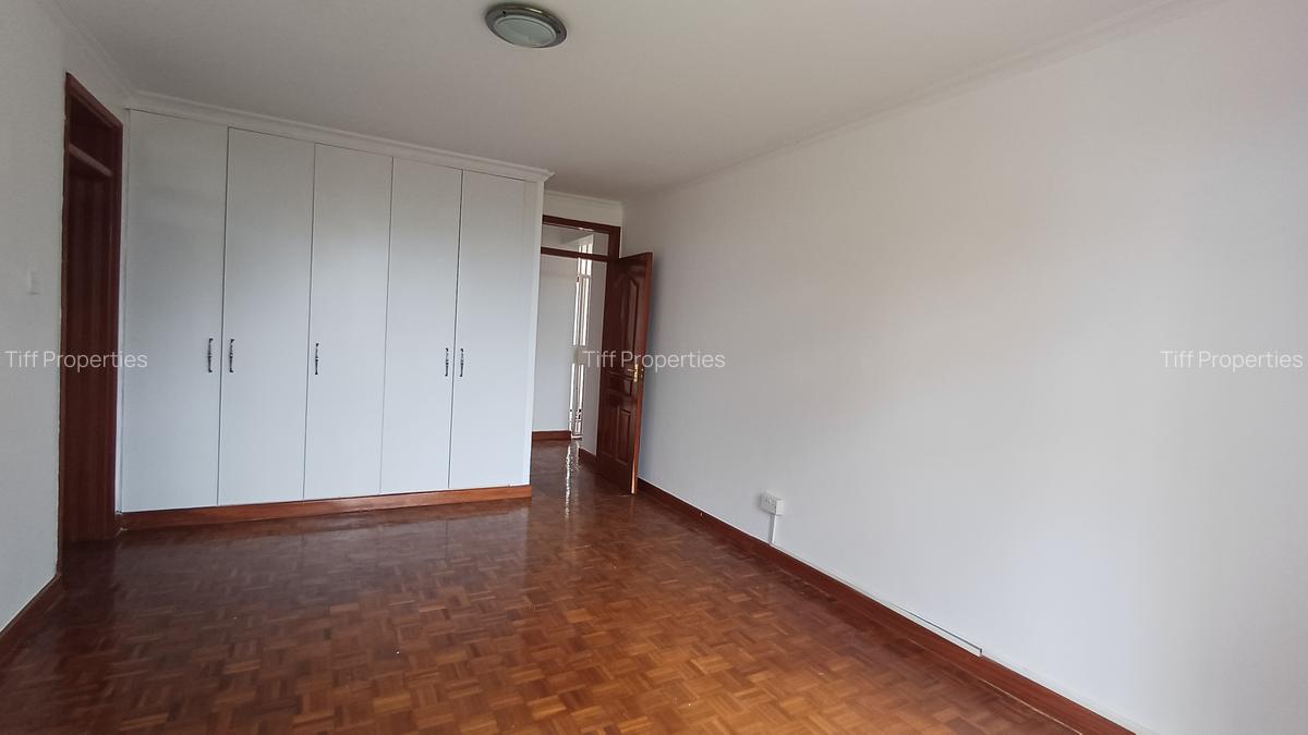 4 Bed Townhouse in Rosslyn - 15