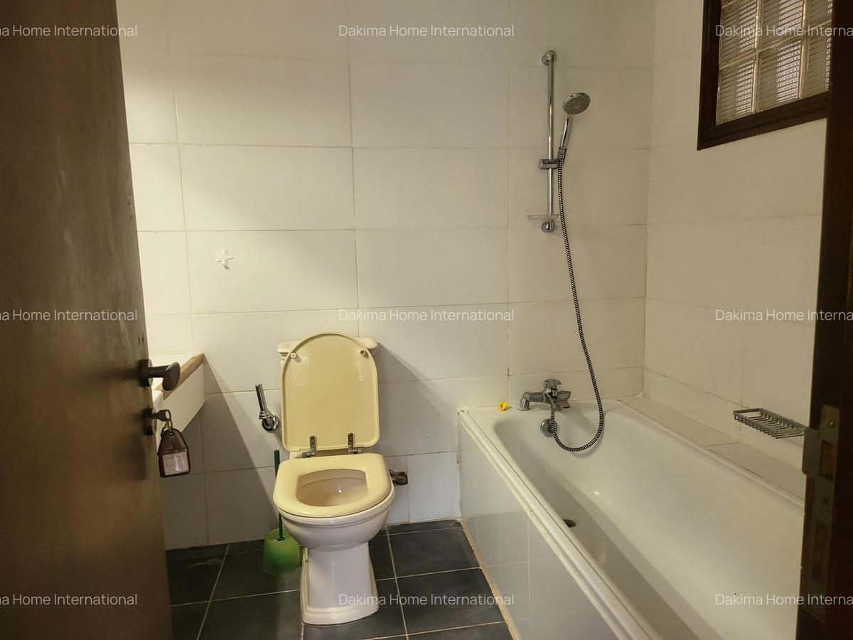 4 Bed House with En Suite in Muthaiga - 15