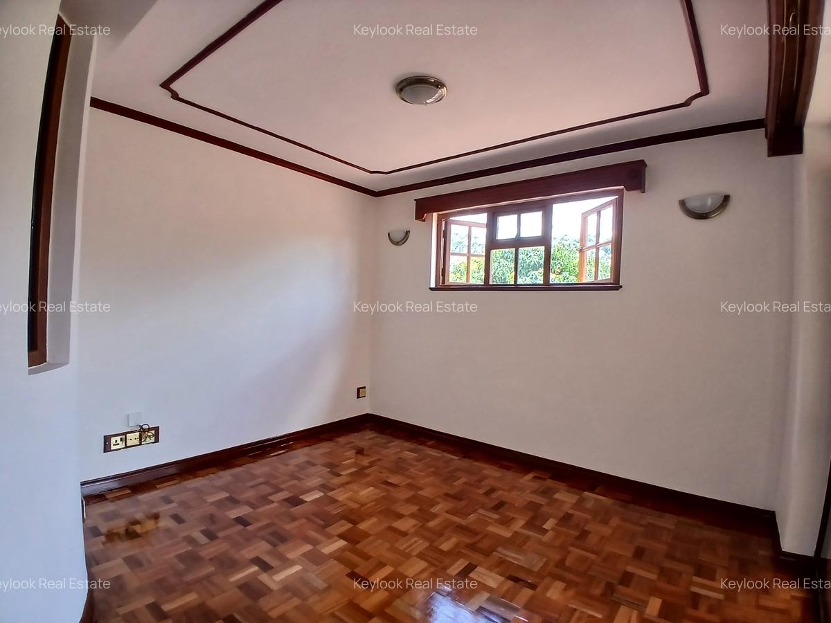 4 Bed Townhouse with En Suite at Lavington Green - 15