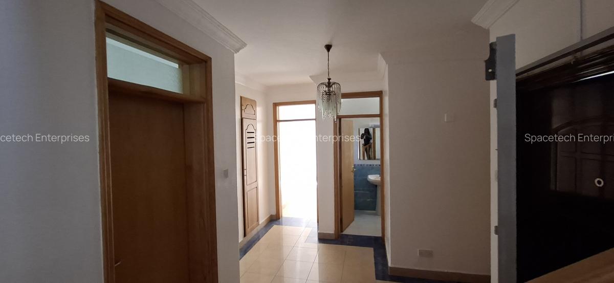 5 Bed House with En Suite in Runda - 15