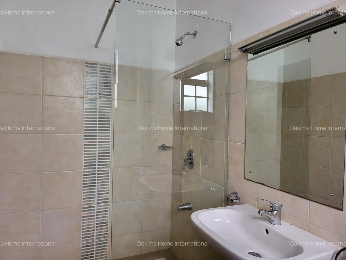 5 Bed Townhouse with En Suite at Kitisuru - 8