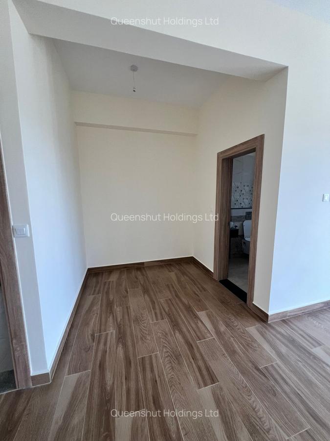 3 Bed Apartment with En Suite in Parklands - 10