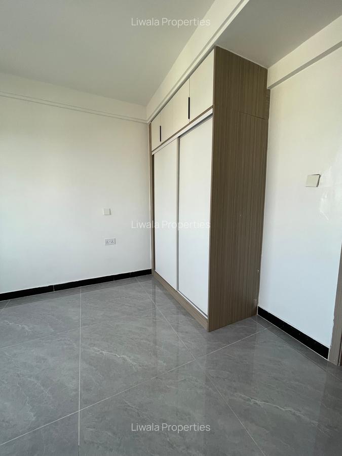 1 Bed Apartment with Swimming Pool in Kilimani - 6