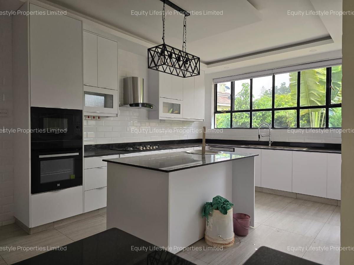 4 Bed Villa with En Suite in Runda - 2