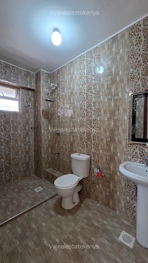 4 Bed Apartment with En Suite at 4Th Parklands - 10