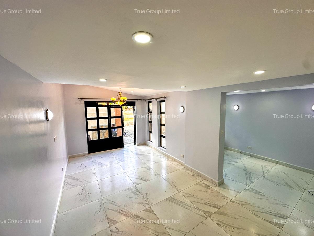 4 Bed Townhouse with En Suite at Mukenya Court - 5