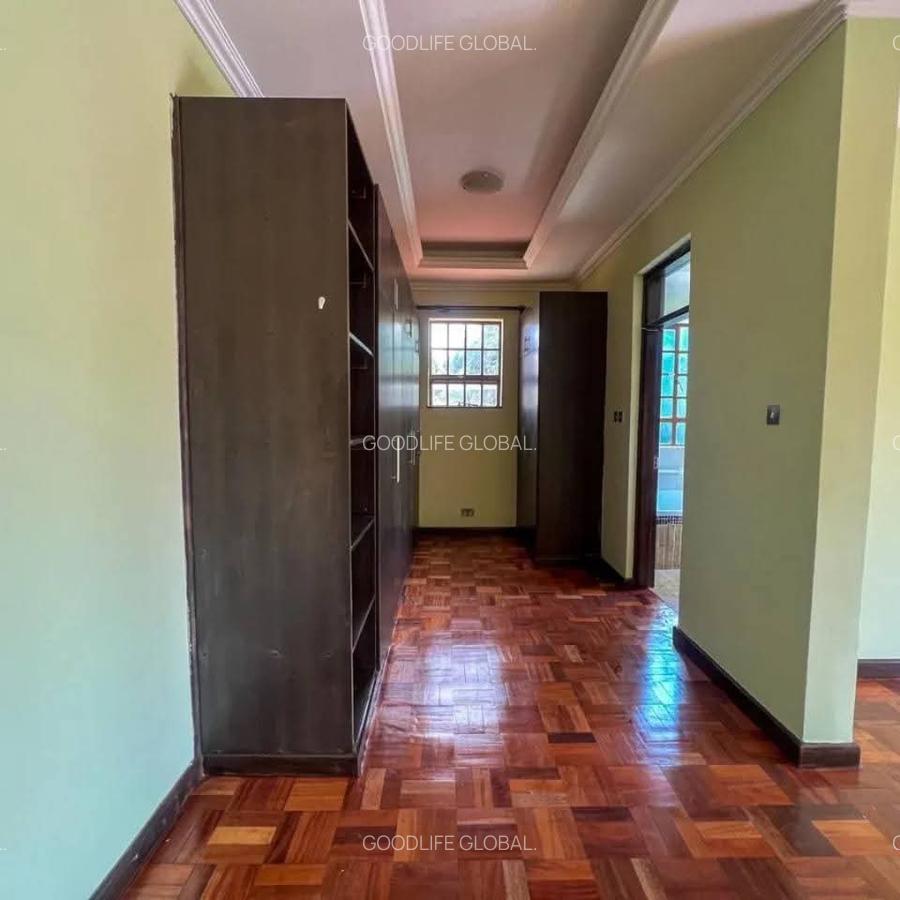 4 Bed Villa with En Suite at Rosslyn - 11