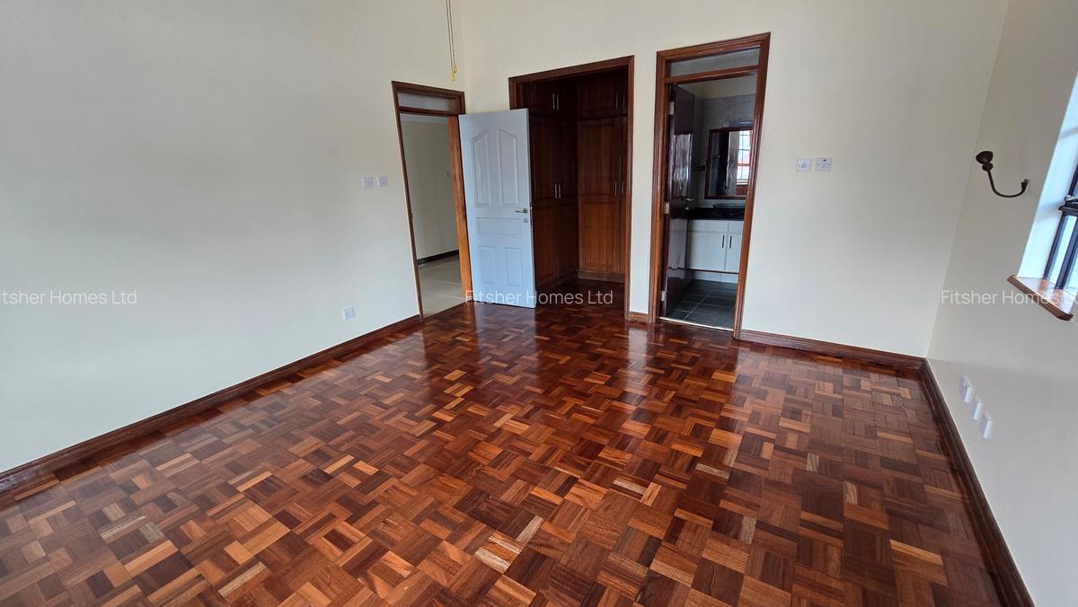 5 Bed House with En Suite in Runda - 7