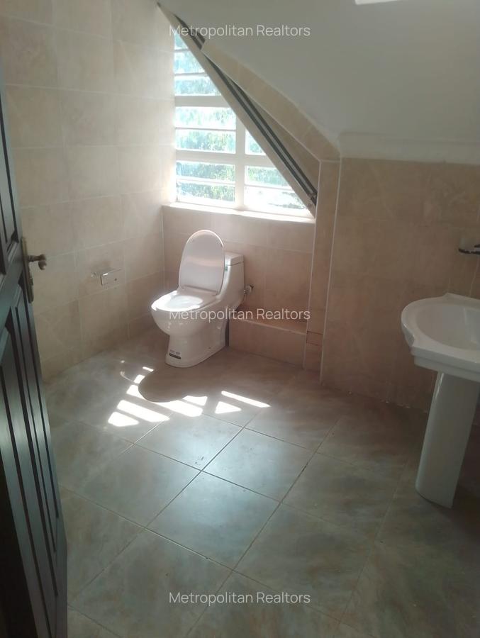 6 Bed Townhouse with En Suite at Dagoreti Road - 7