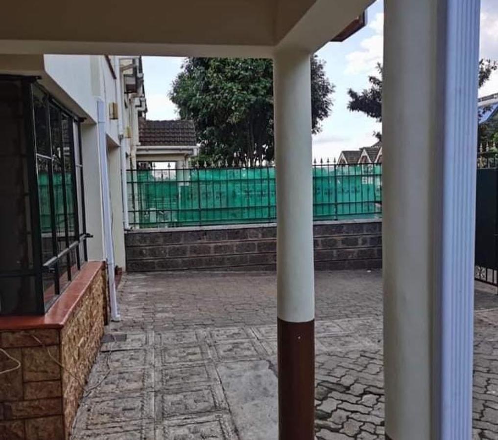 5 Bed Townhouse with En Suite in Lavington - 10