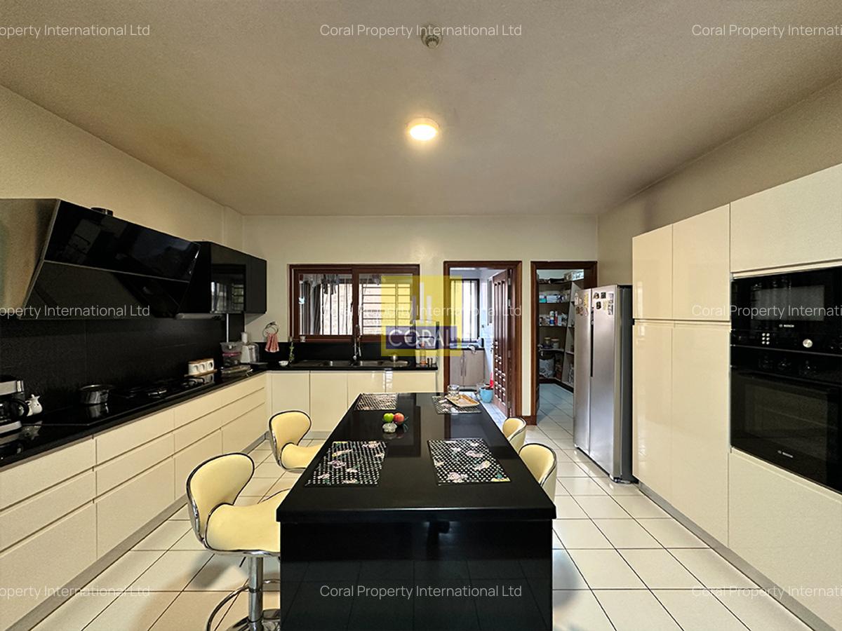 3 Bed Apartment in Parklands - 7