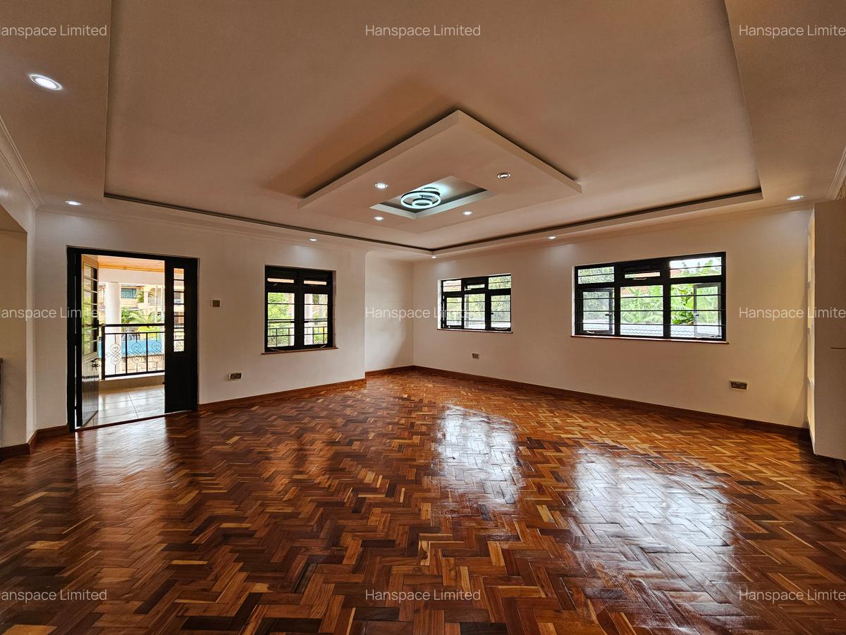 5 Bed Villa with En Suite in Runda - 12