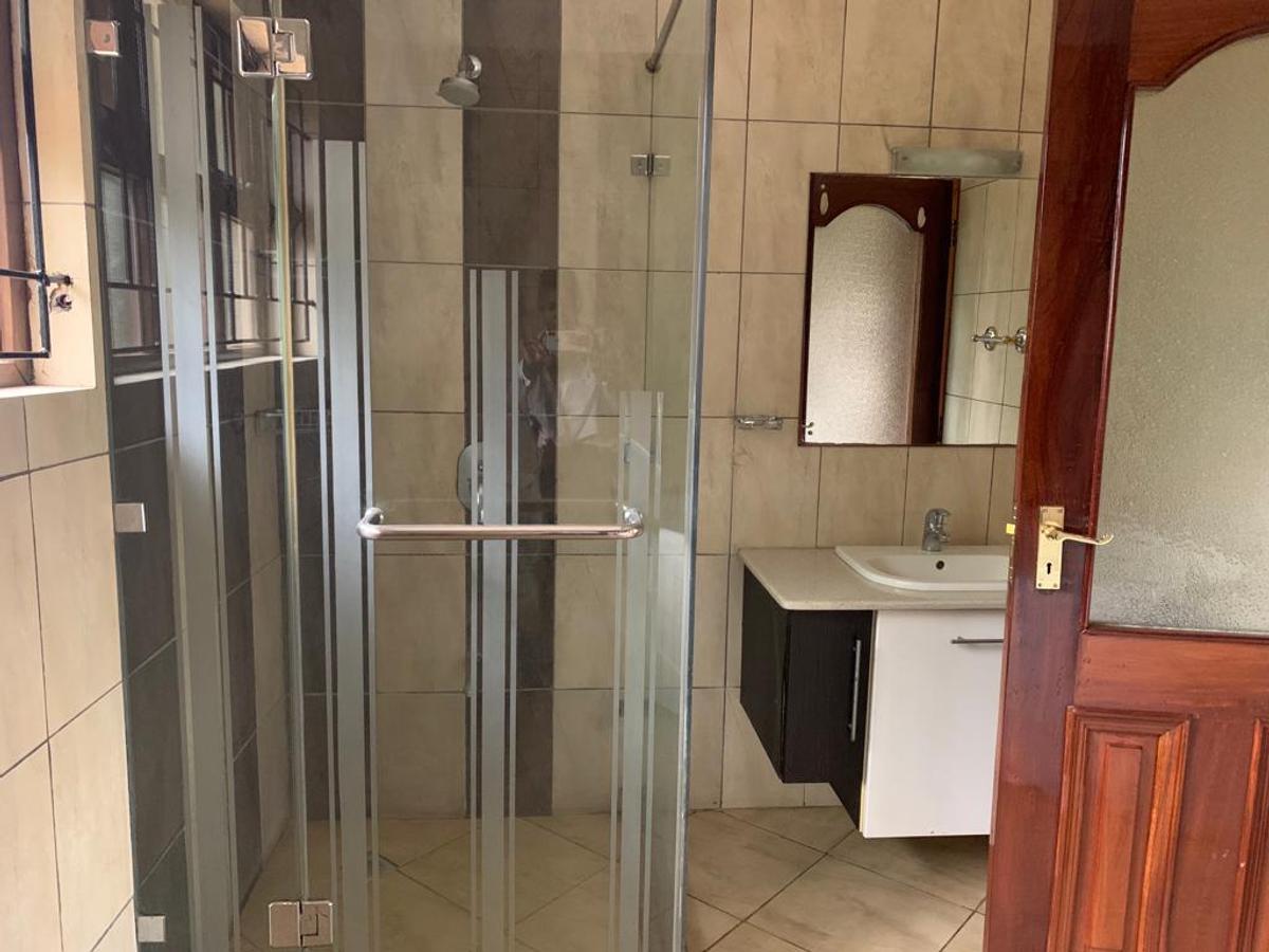 5 Bed House with En Suite in Kitisuru - 12