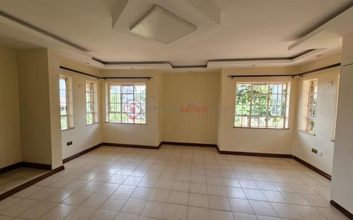 5 Bed Townhouse with En Suite at Westlands - 7